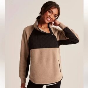 EUC Abercrombie & Fitch Fleece Pullover Tan and Black Quilted Size XS
